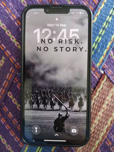 Apple iPhone 13