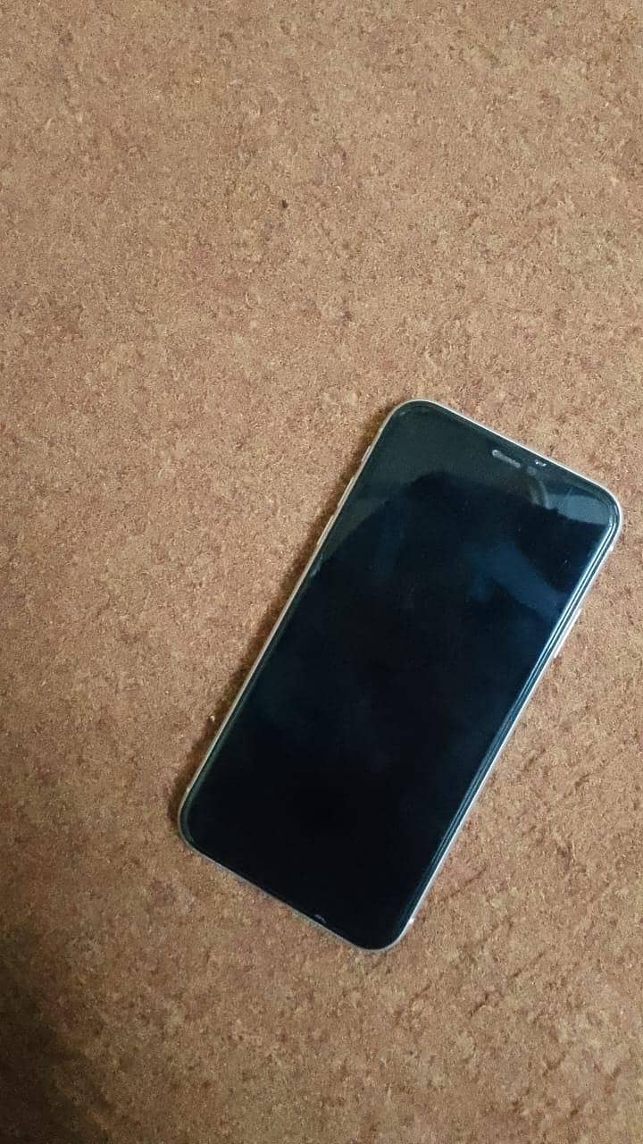 Apple iPhone 11 3