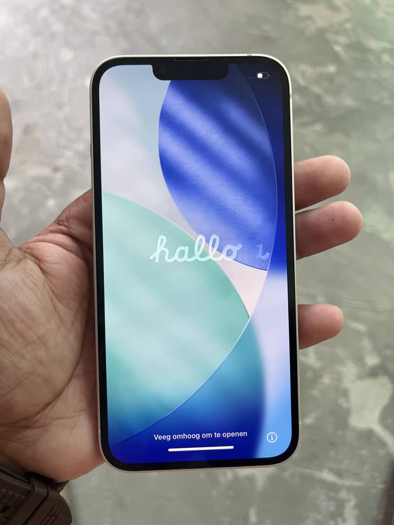 Apple iPhone 13 5