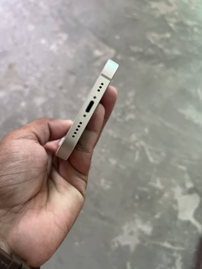 Apple iPhone 13 7