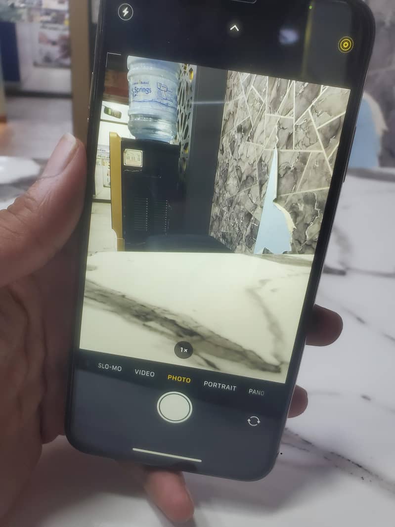 Apple iPhone XS Max 3