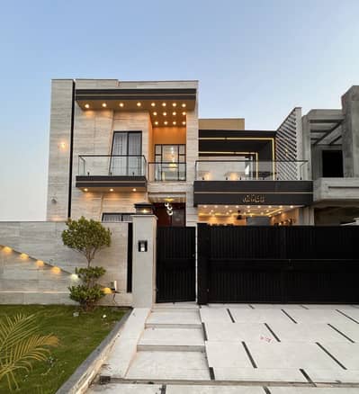 10 Marla Modern House Available for Sale !