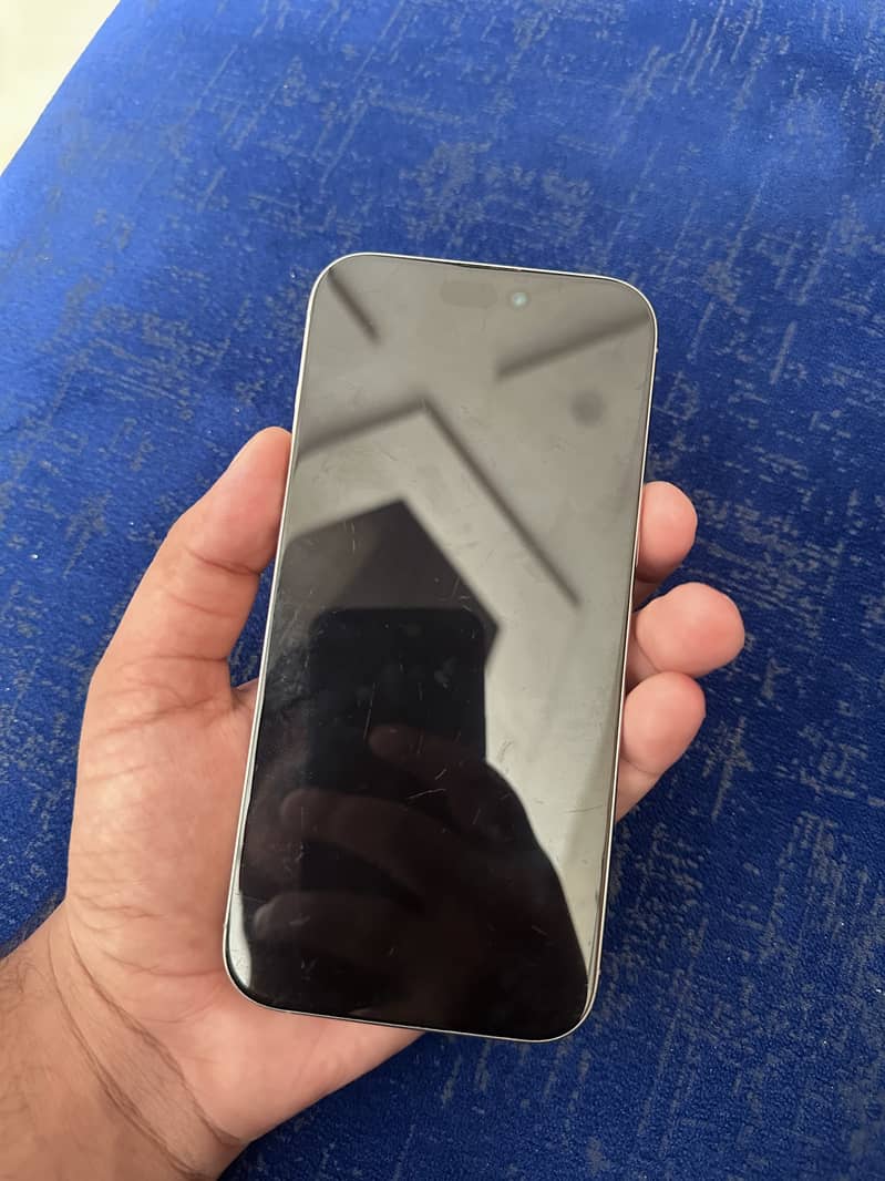 Apple iPhone 16 Pro Max 3