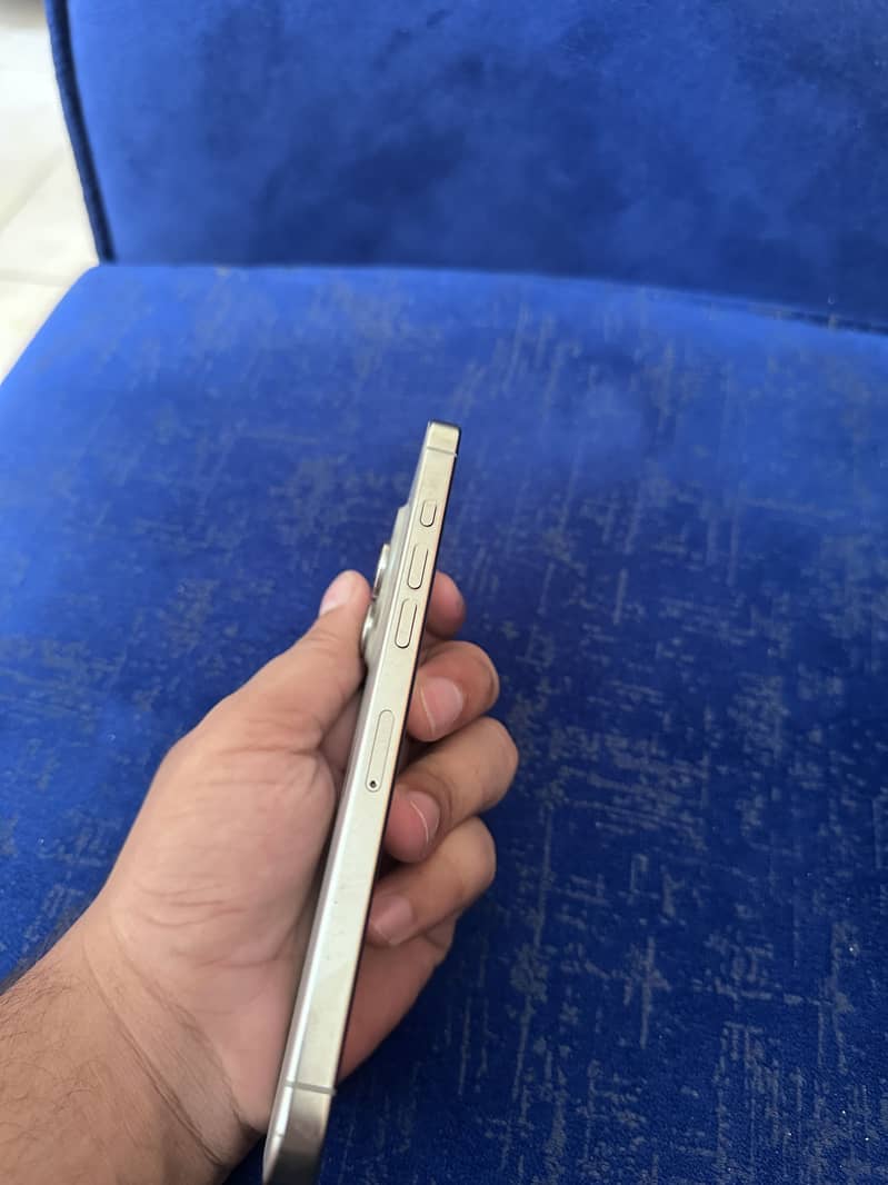 Apple iPhone 16 Pro Max 7