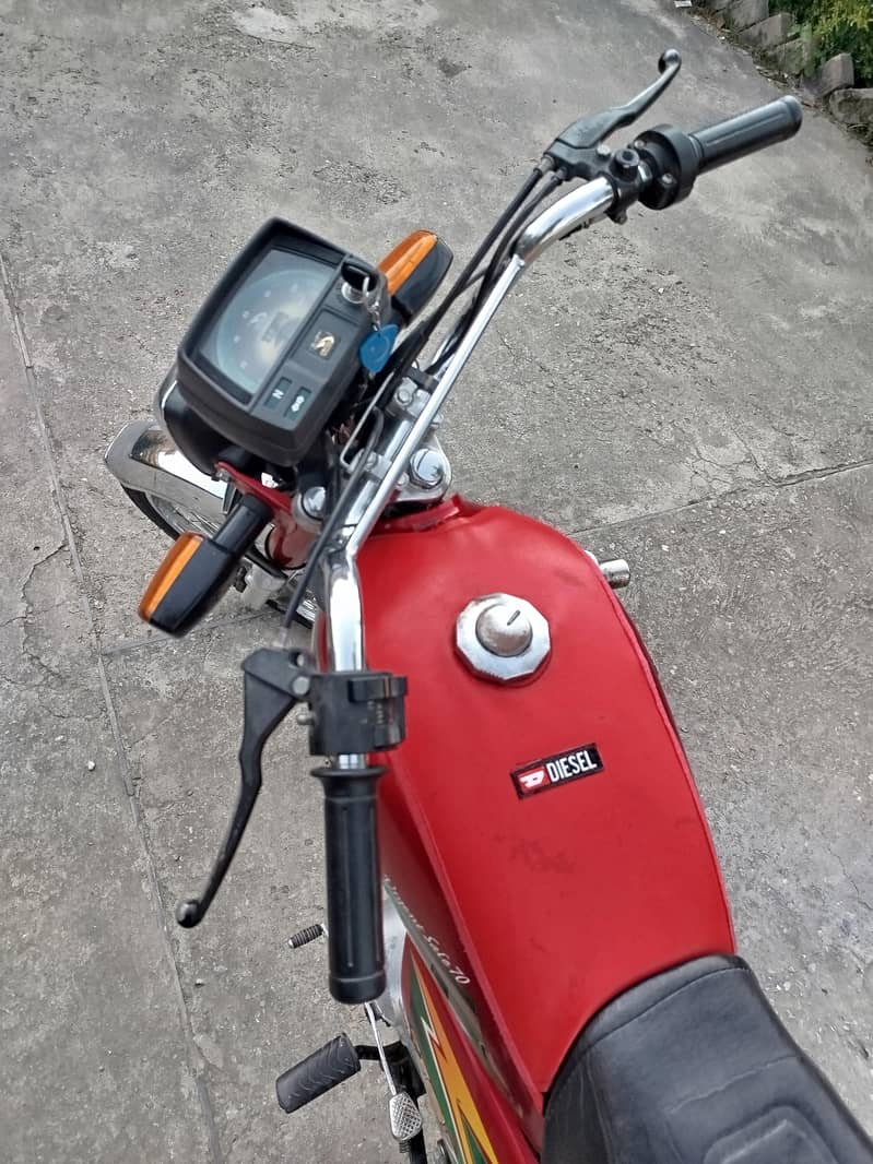 United 70cc 0