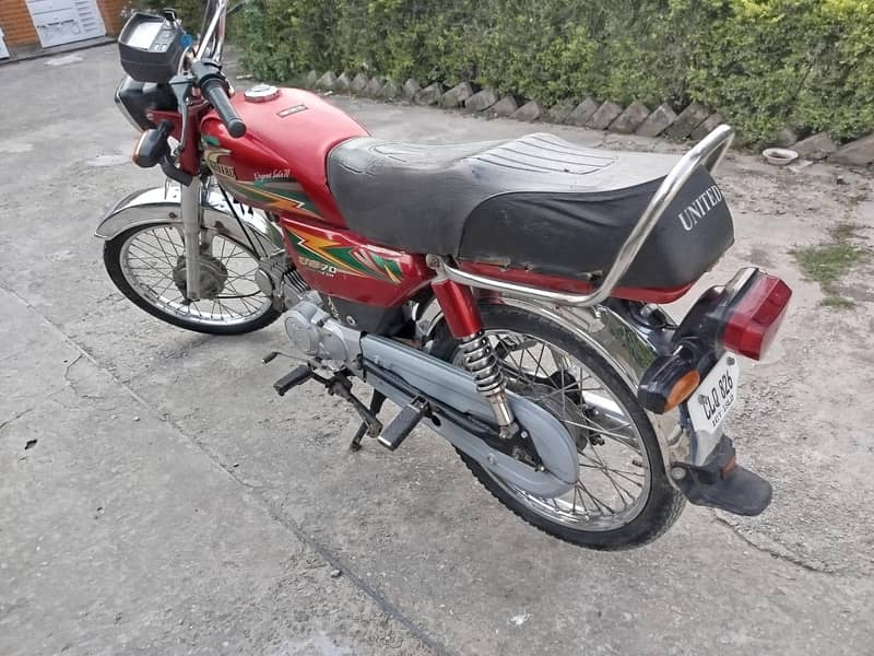 United 70cc 4