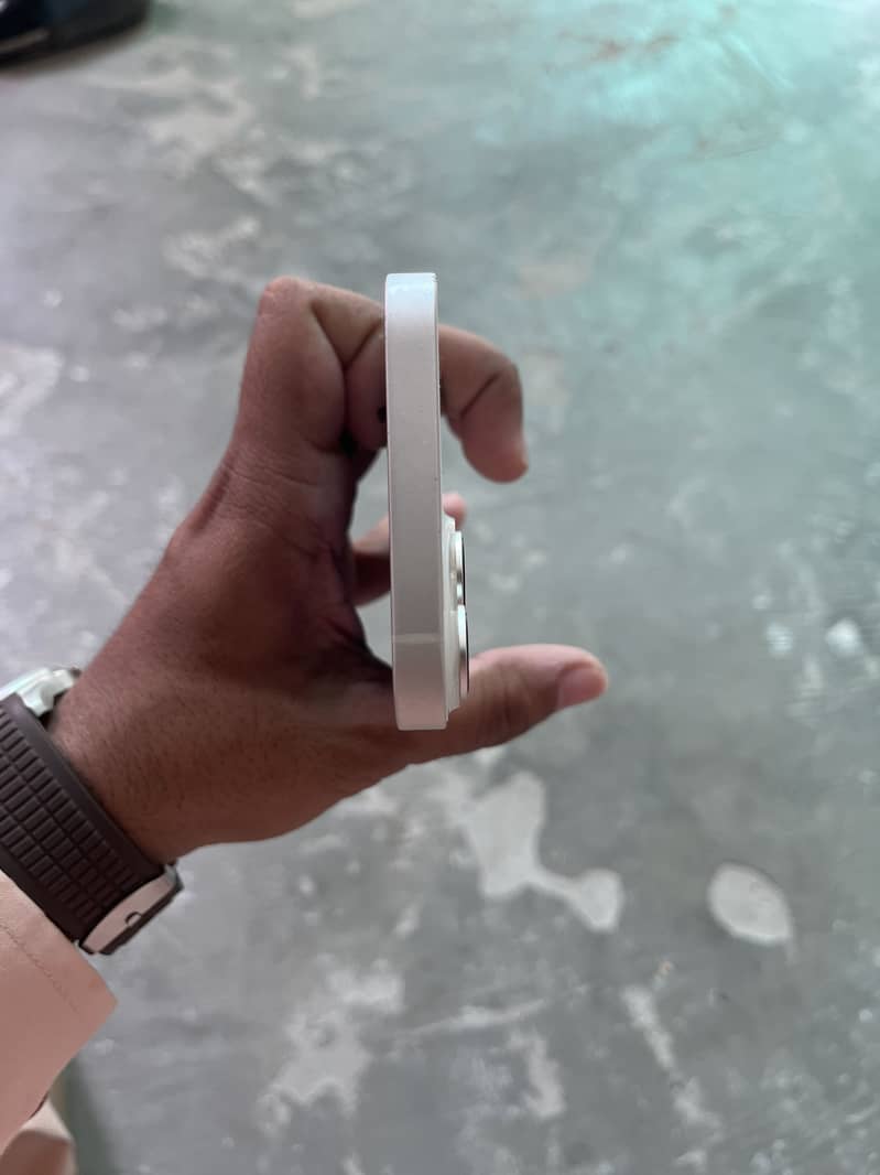 Apple iPhone 14 7