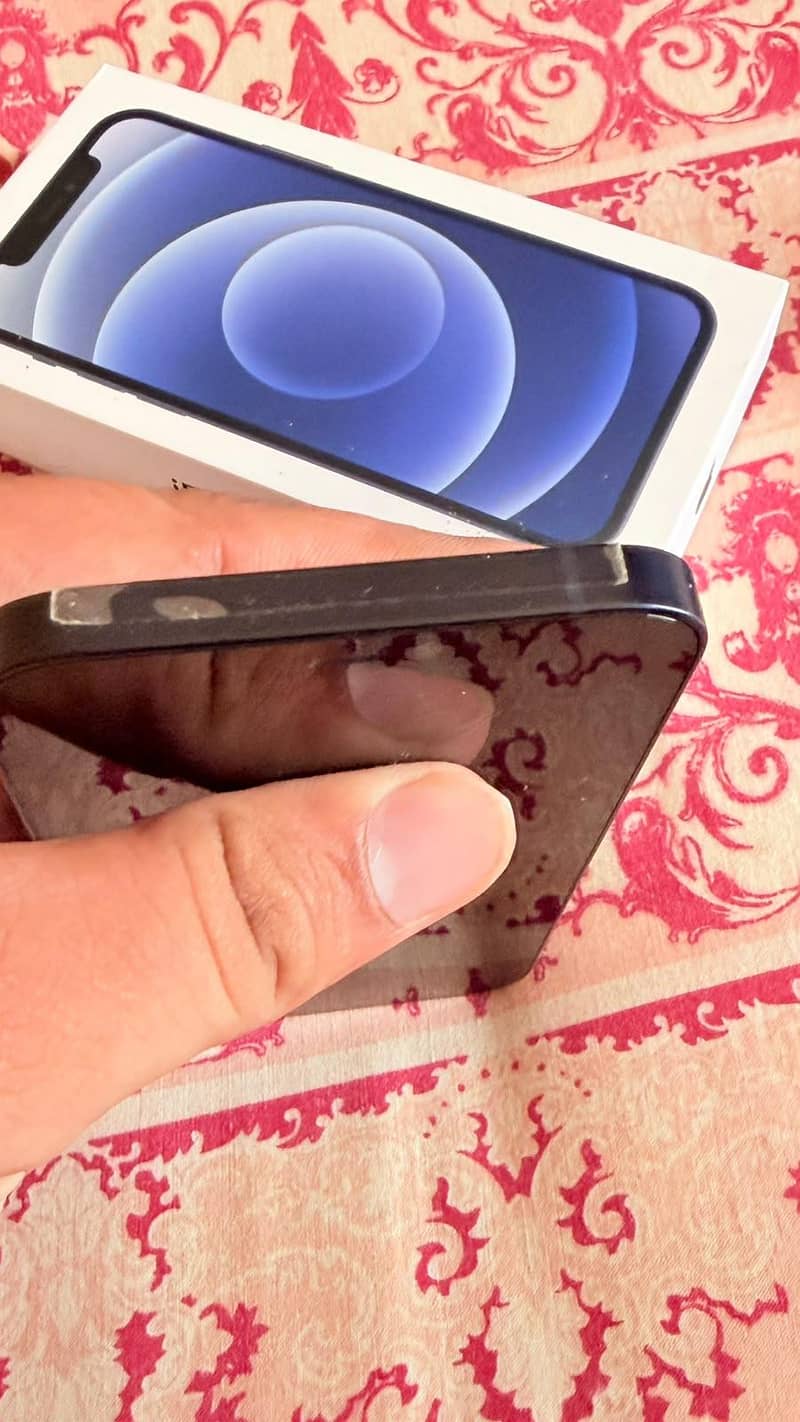 Apple iPhone 12 3