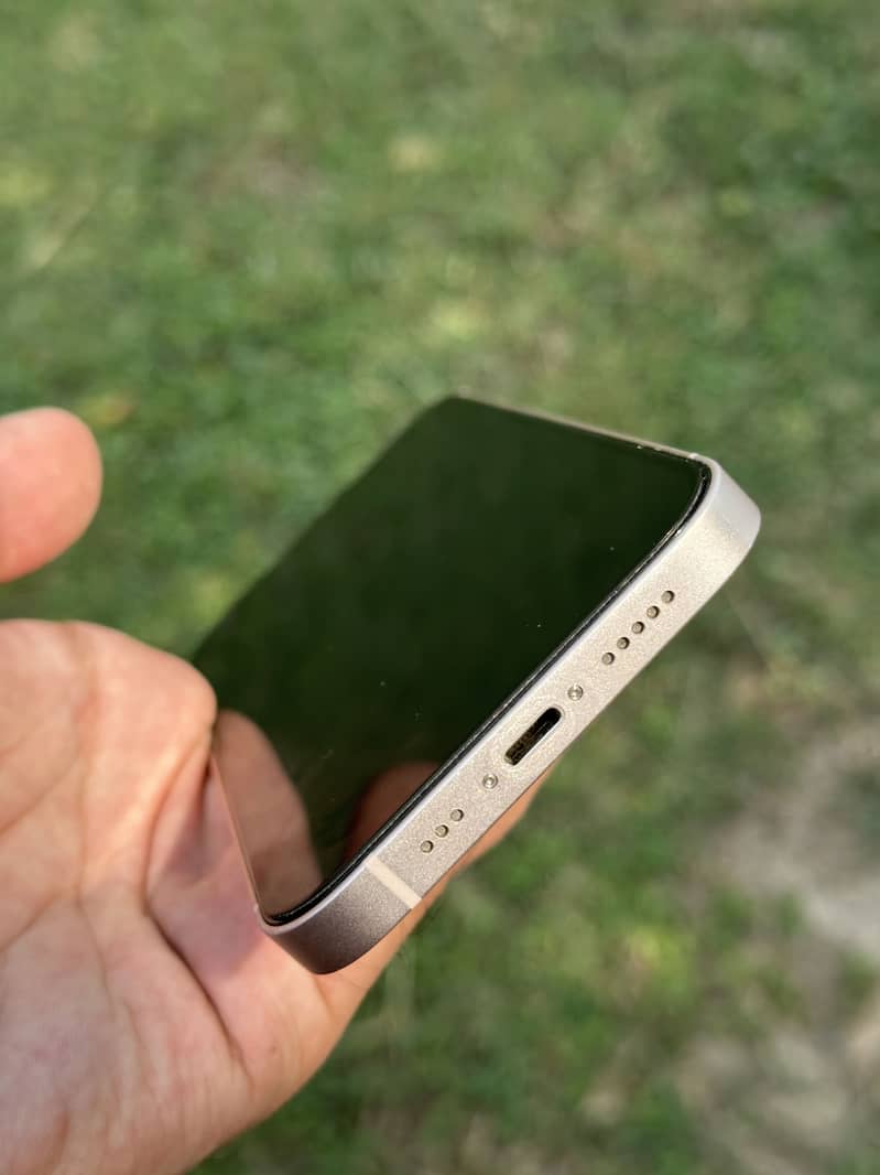 Apple iPhone 13 2