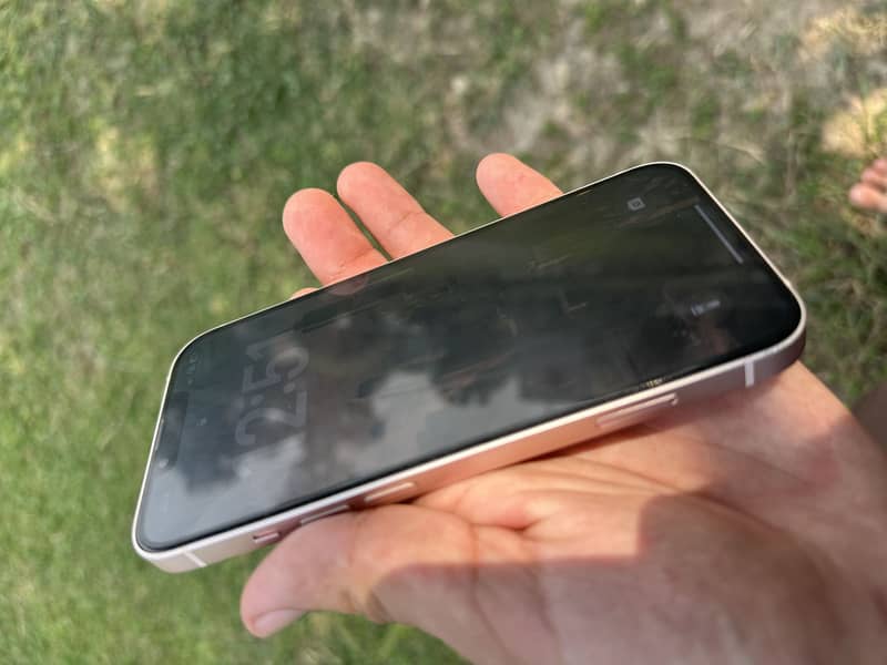 Apple iPhone 13 7