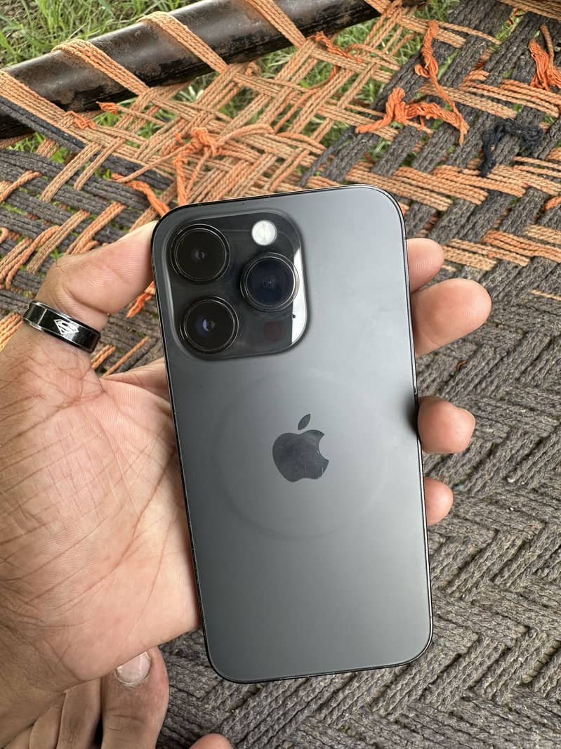 Apple iPhone 14 Pro 0