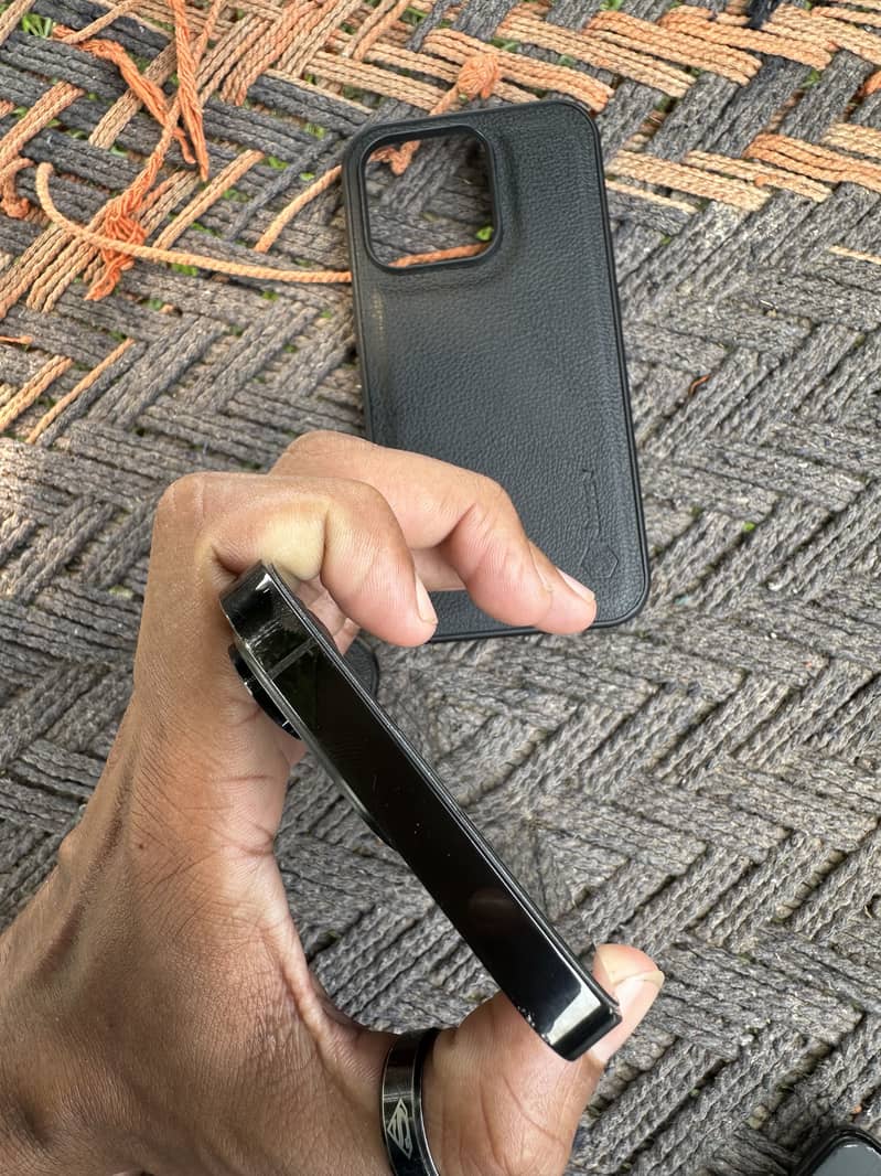 Apple iPhone 14 Pro 1