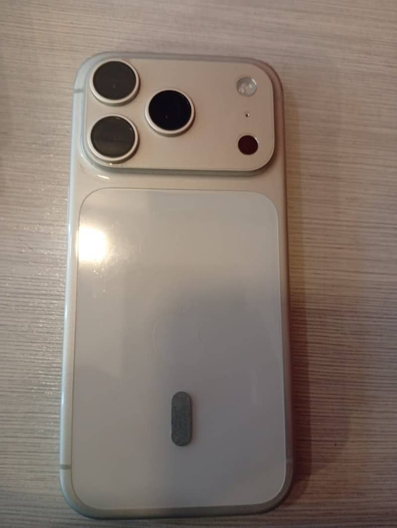 Apple iPhone 17 Pro 2