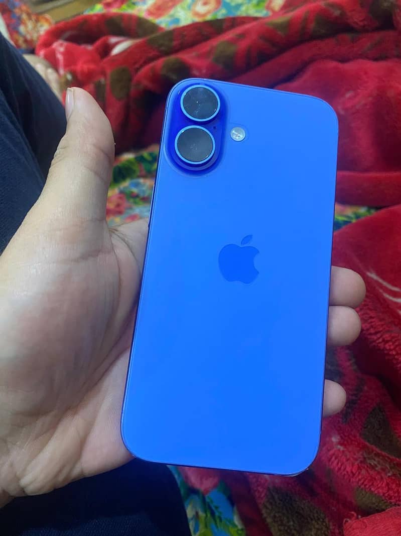 Apple iPhone 16 0