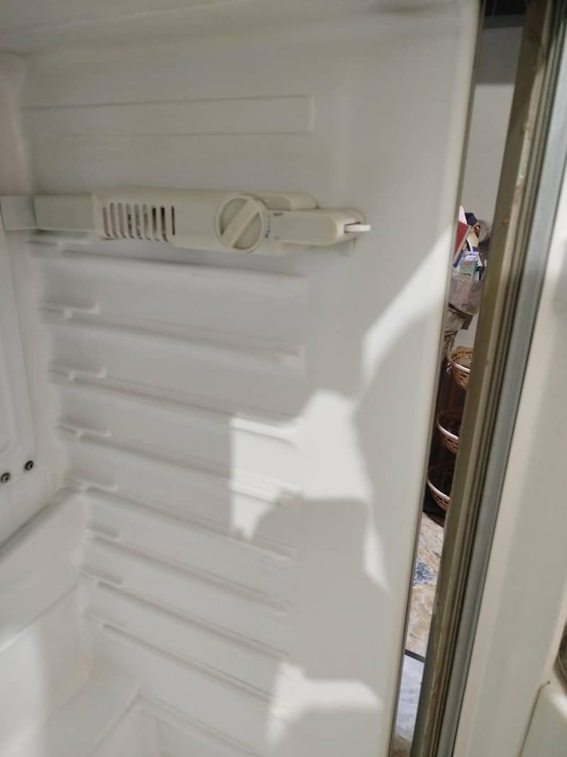Dawlance Medium Size Refrgerator 17