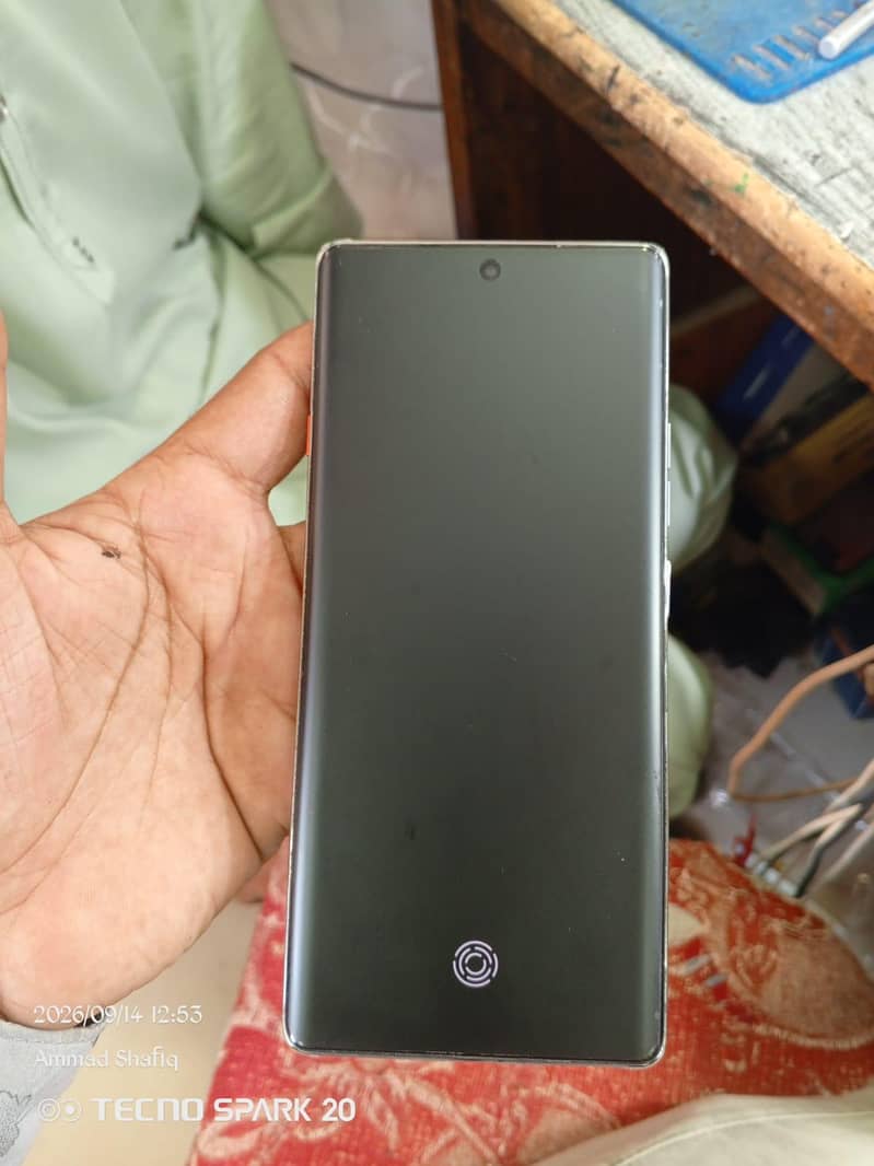 Tecno CAMON 40 Pro 1