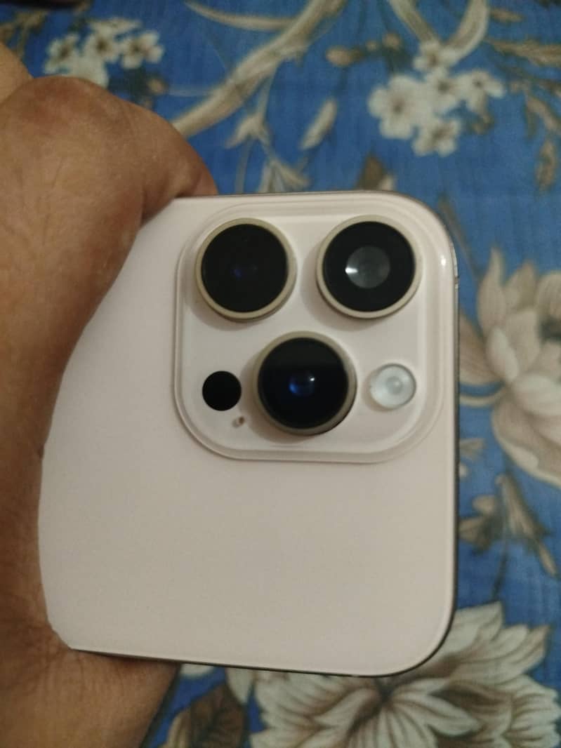 Apple iPhone 16 Pro Max 6