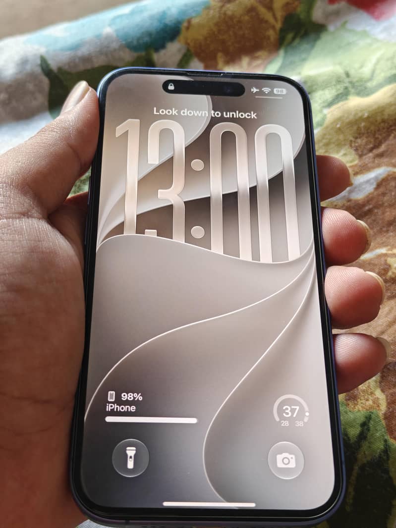 Apple iPhone 16 0
