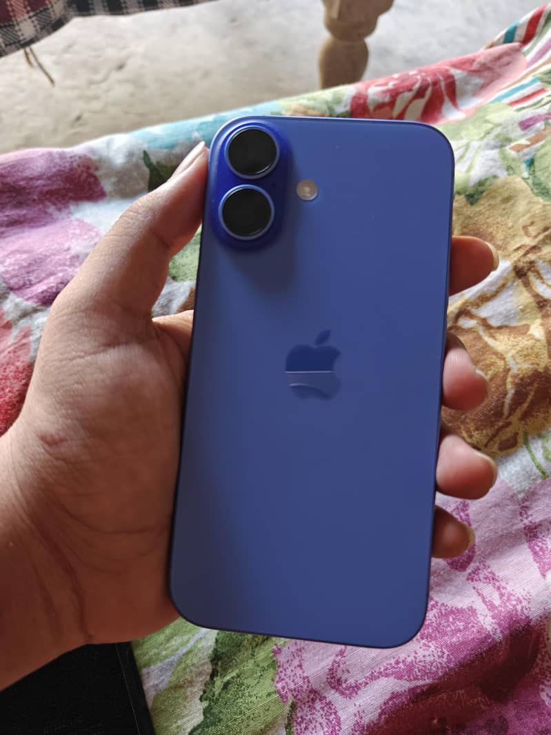 Apple iPhone 16 1