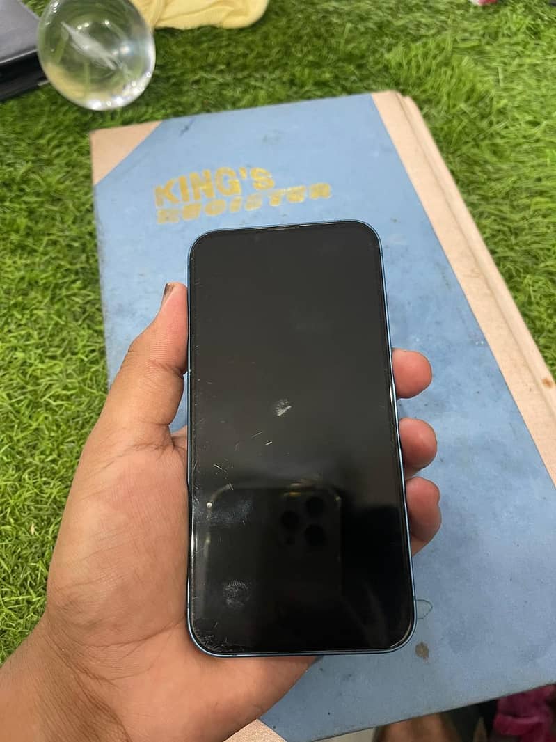Apple iPhone 13 7