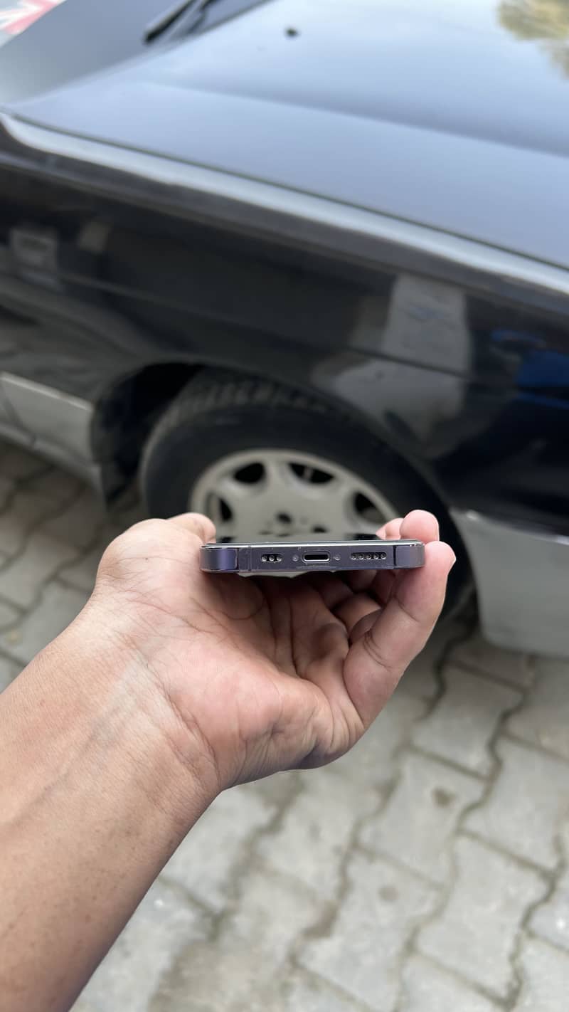 Apple iPhone 14 Pro 1