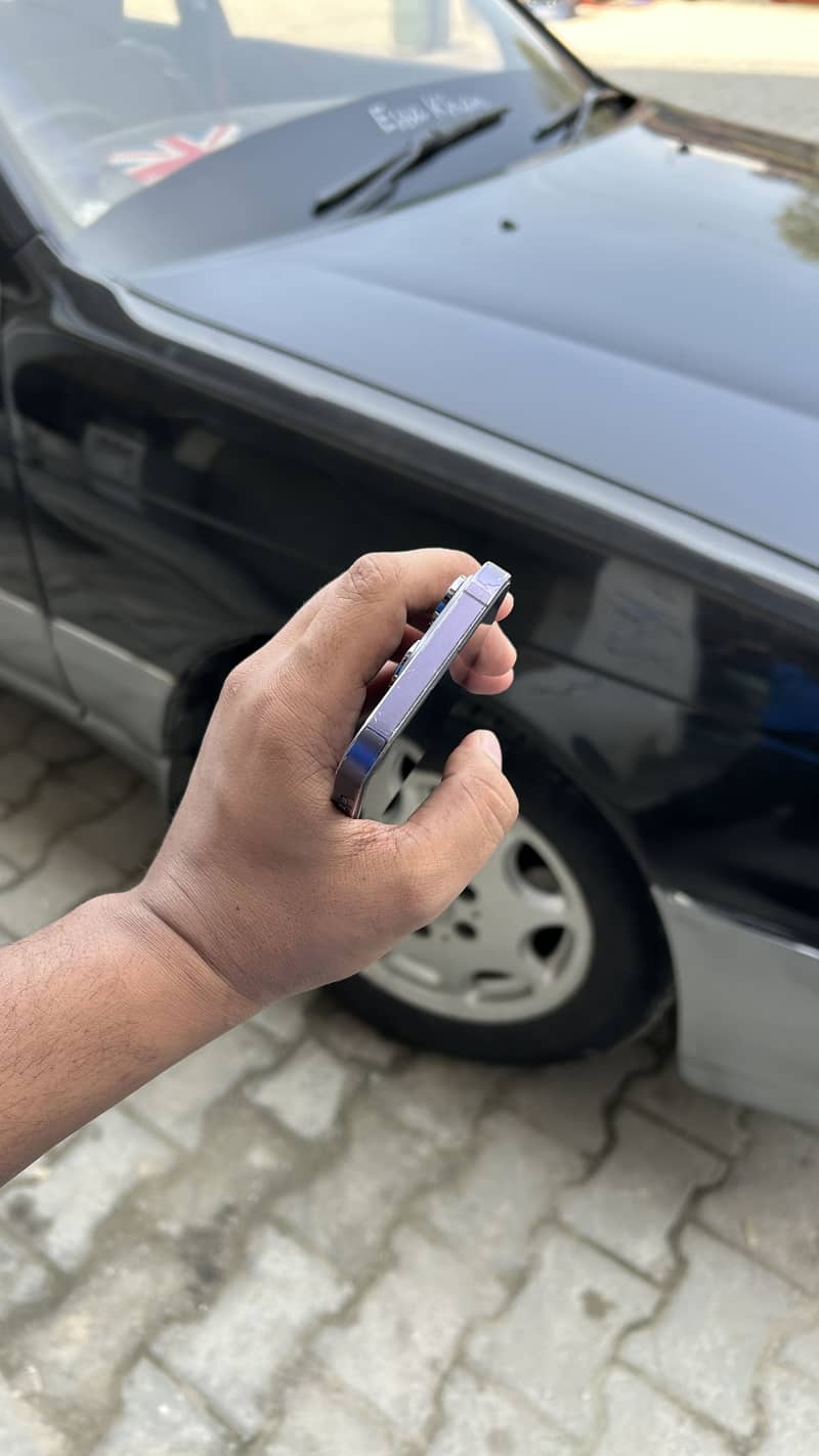 Apple iPhone 14 Pro 2