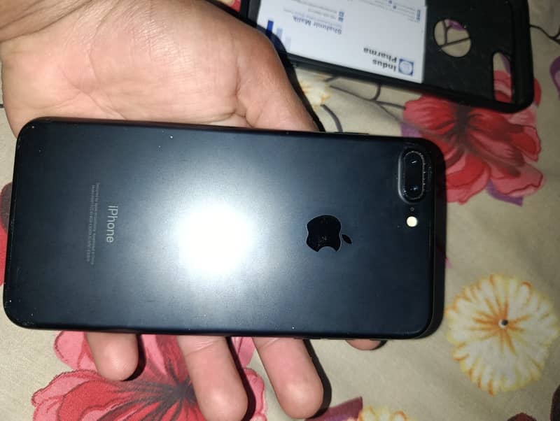 Apple iPhone 7 Plus 0