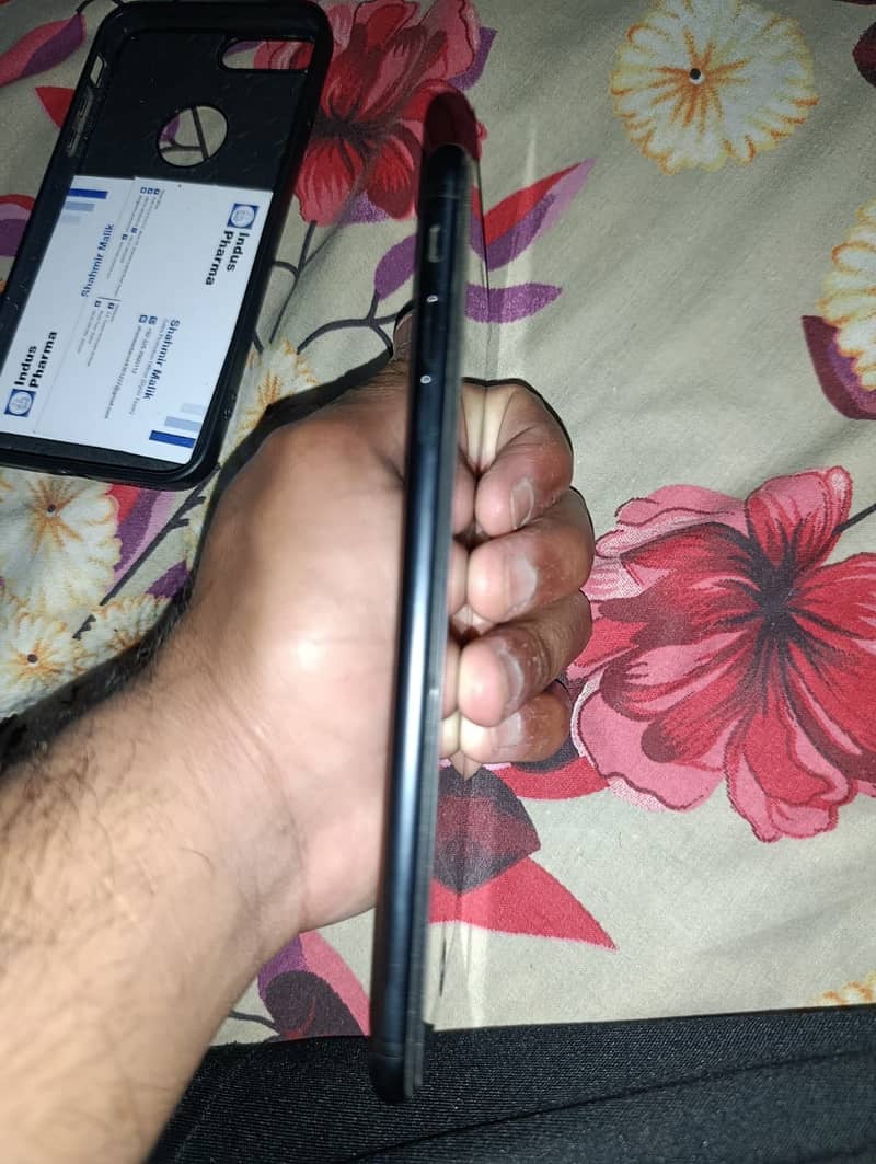 Apple iPhone 7 Plus 3