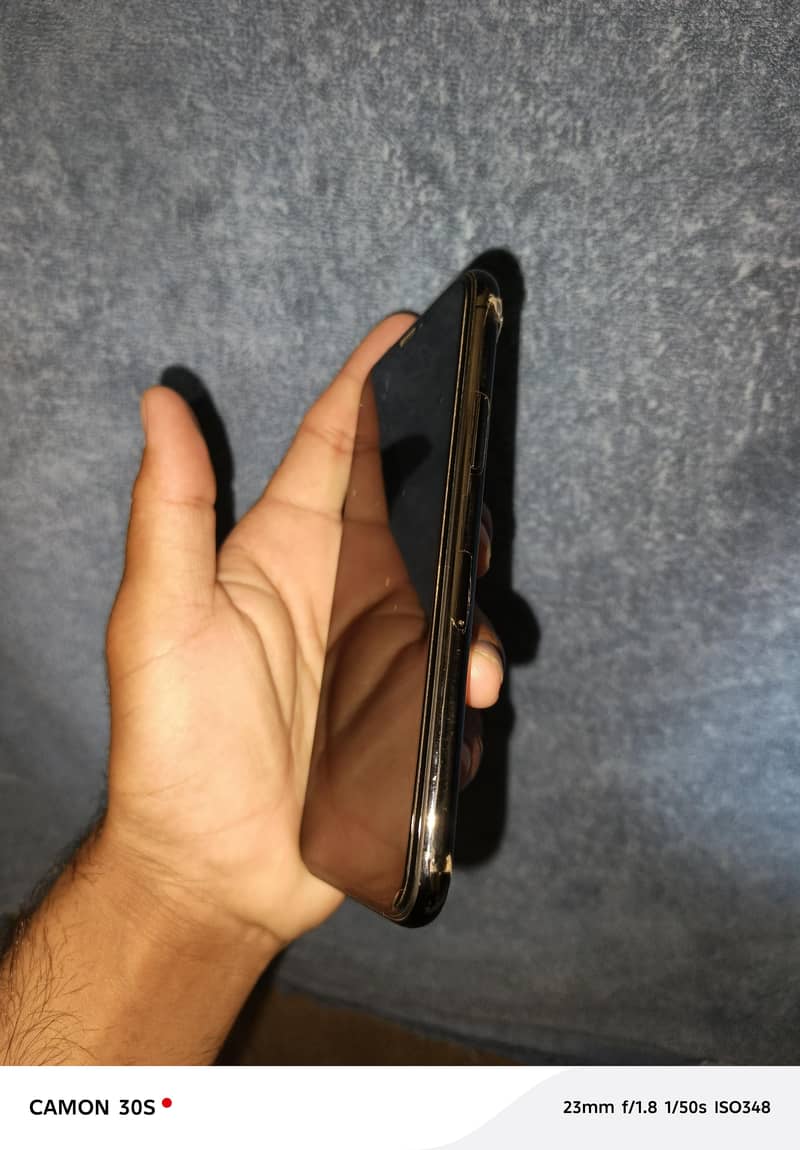Apple iPhone 11 Pro 2