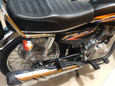 Honda 125 Karachi ka number ___03299224671