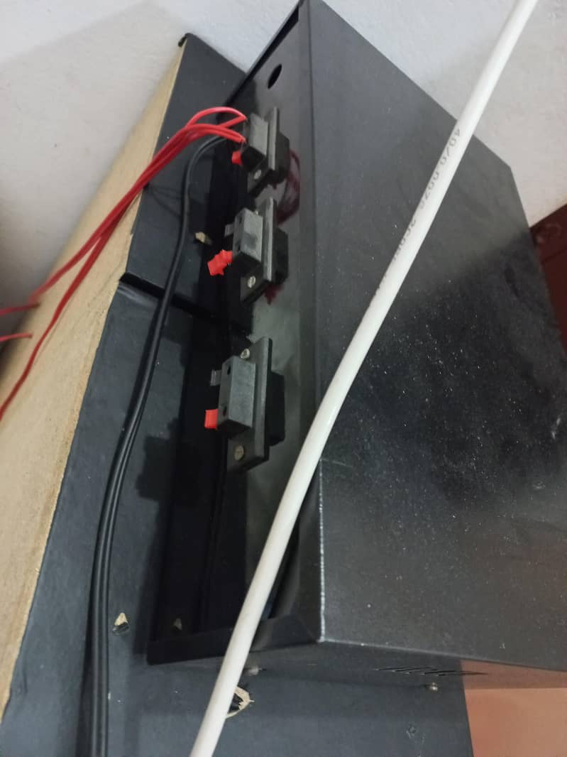 kit with speaker 3