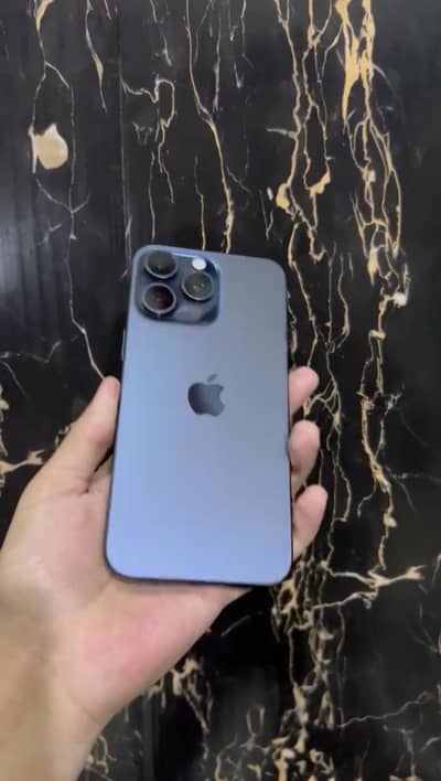 Apple iPhone 15Pro Max512 Gb complete box Jv