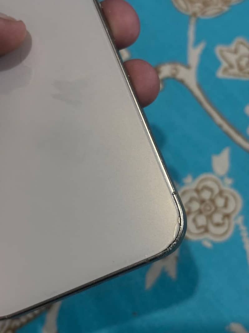 Apple iPhone 13 Pro 1
