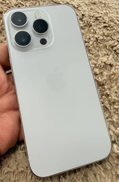 Apple iPhone 14 Pro 512 gb only phone condition 10/10 water pack