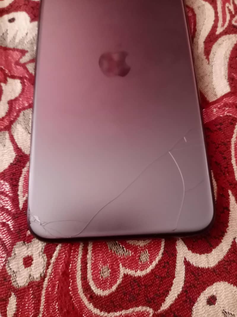 Apple iPhone 11 Pro Max 2