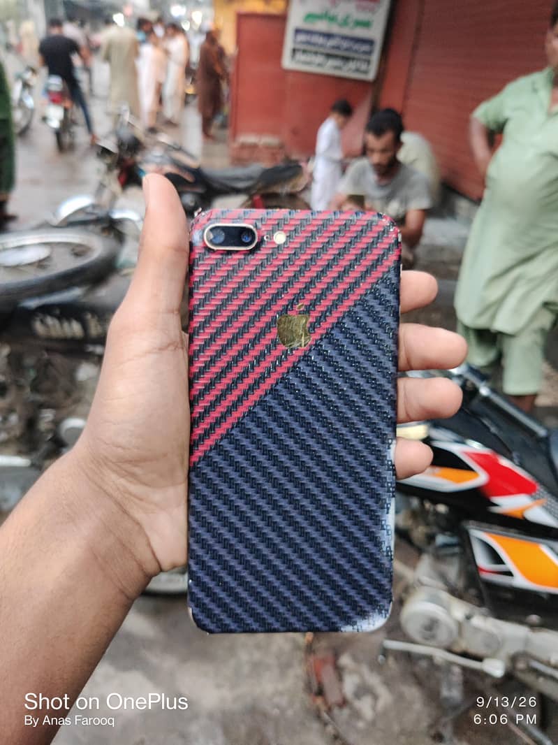 Apple iPhone 7 Plus 8
