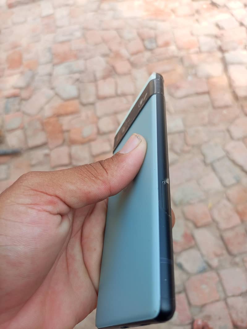 Google Pixel 6a 1