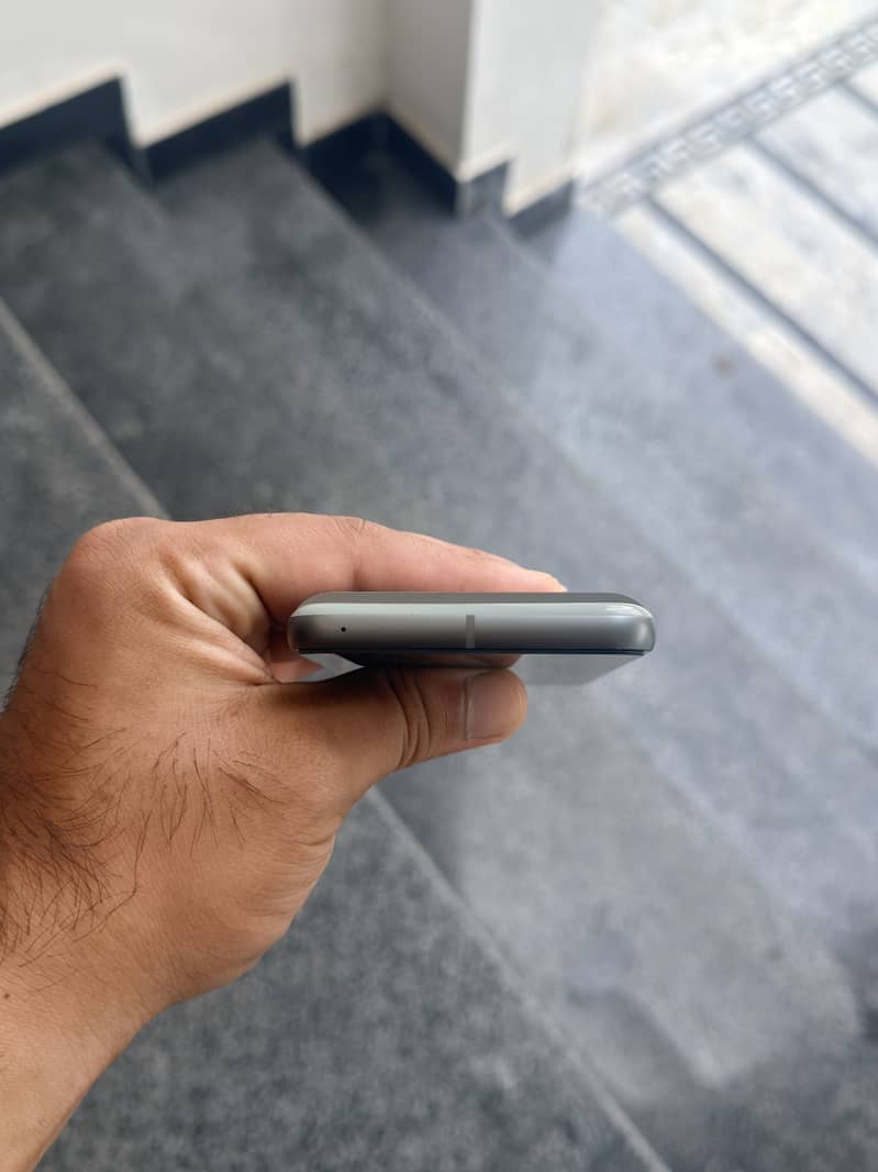 Google Pixel 8 5