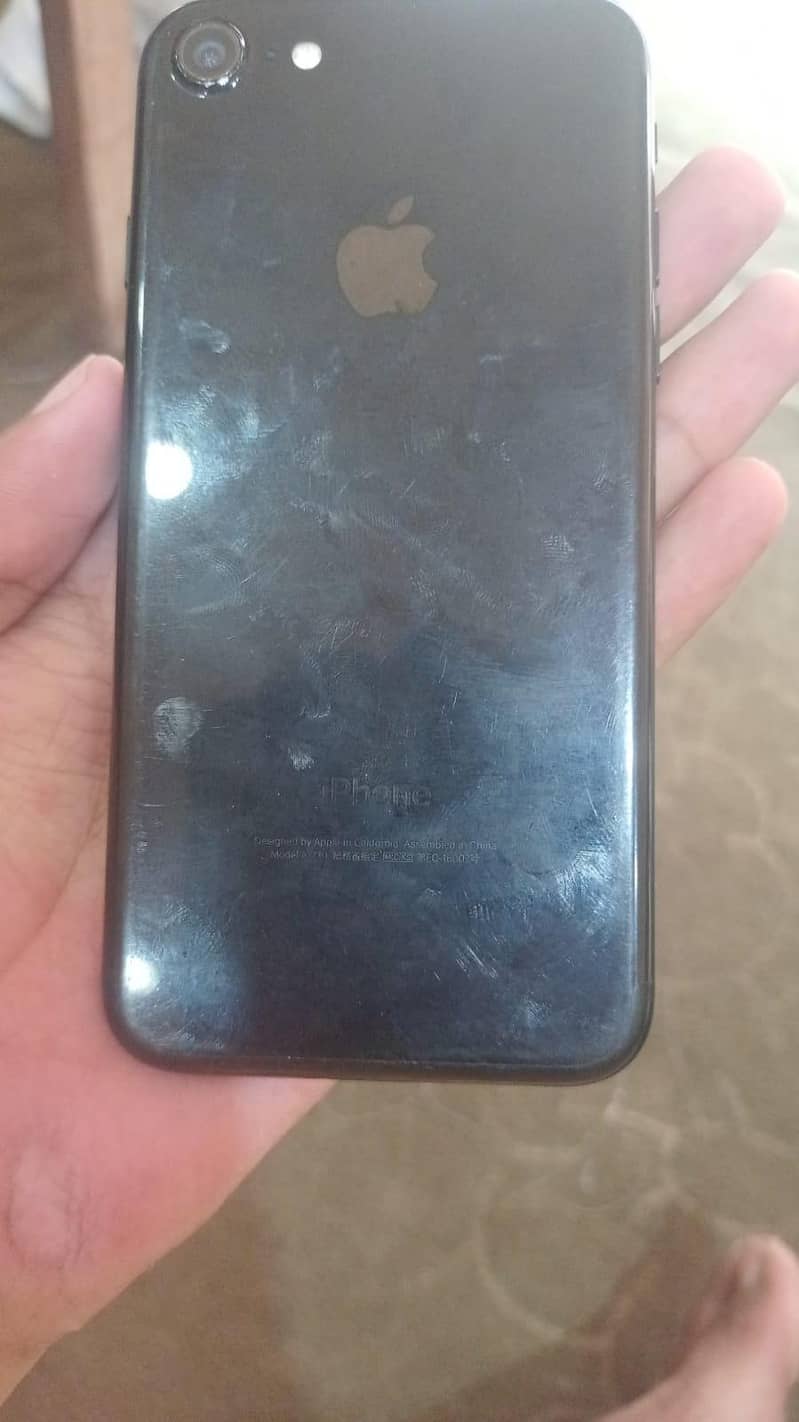 Apple iPhone 7 1