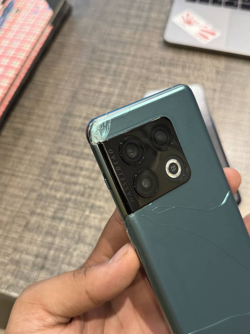 One Plus 10 Pro 1
