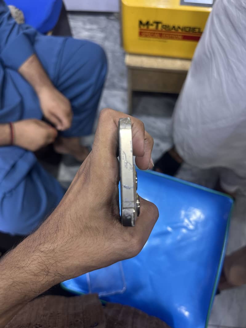 Apple iPhone 13 Pro 3