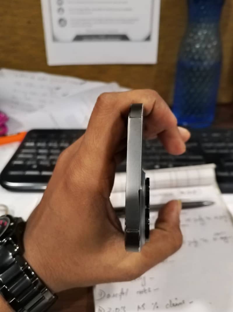 Apple iPhone 13 Pro Max 4