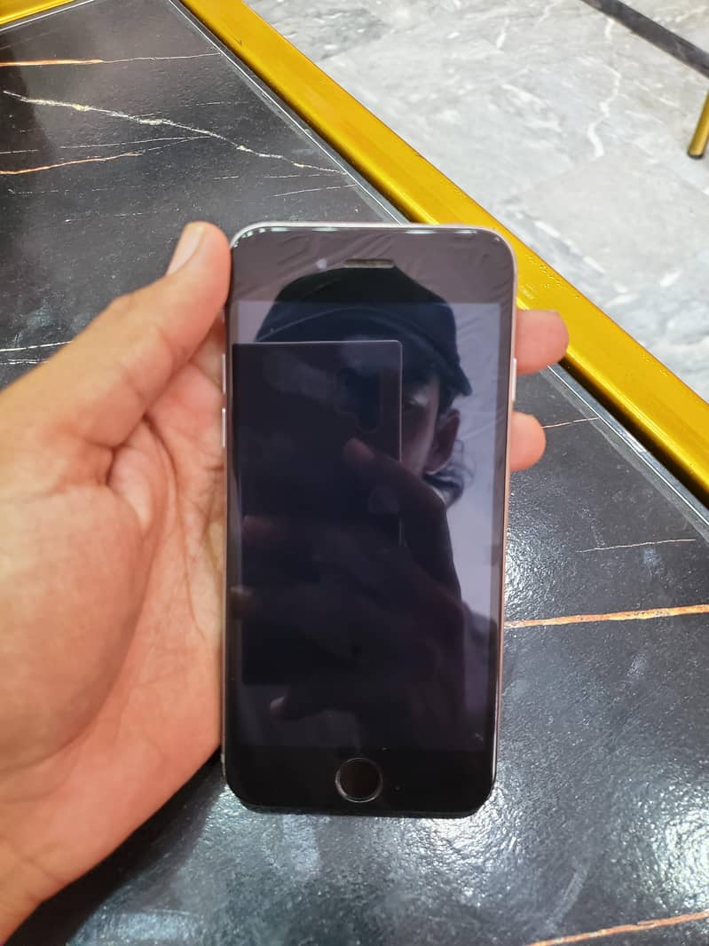 Apple iPhone 6 0