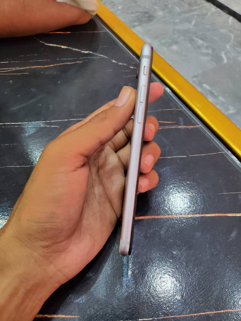 Apple iPhone 6 4