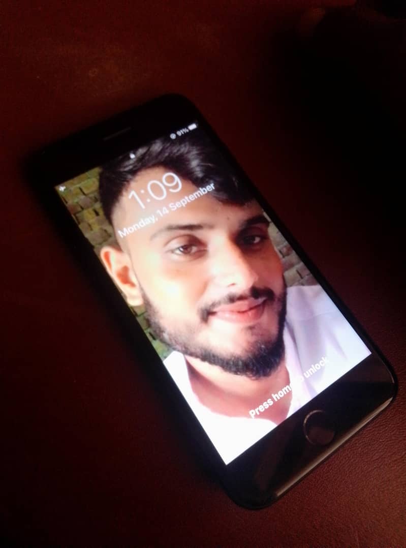 Apple iPhone 7 1