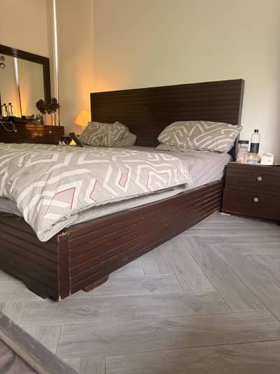 Wooden bed set with sidetables