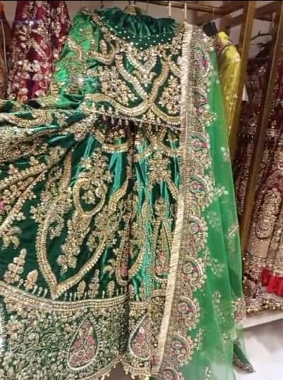 bridal original kashees mehndi lehnga lush condition used only 1 time