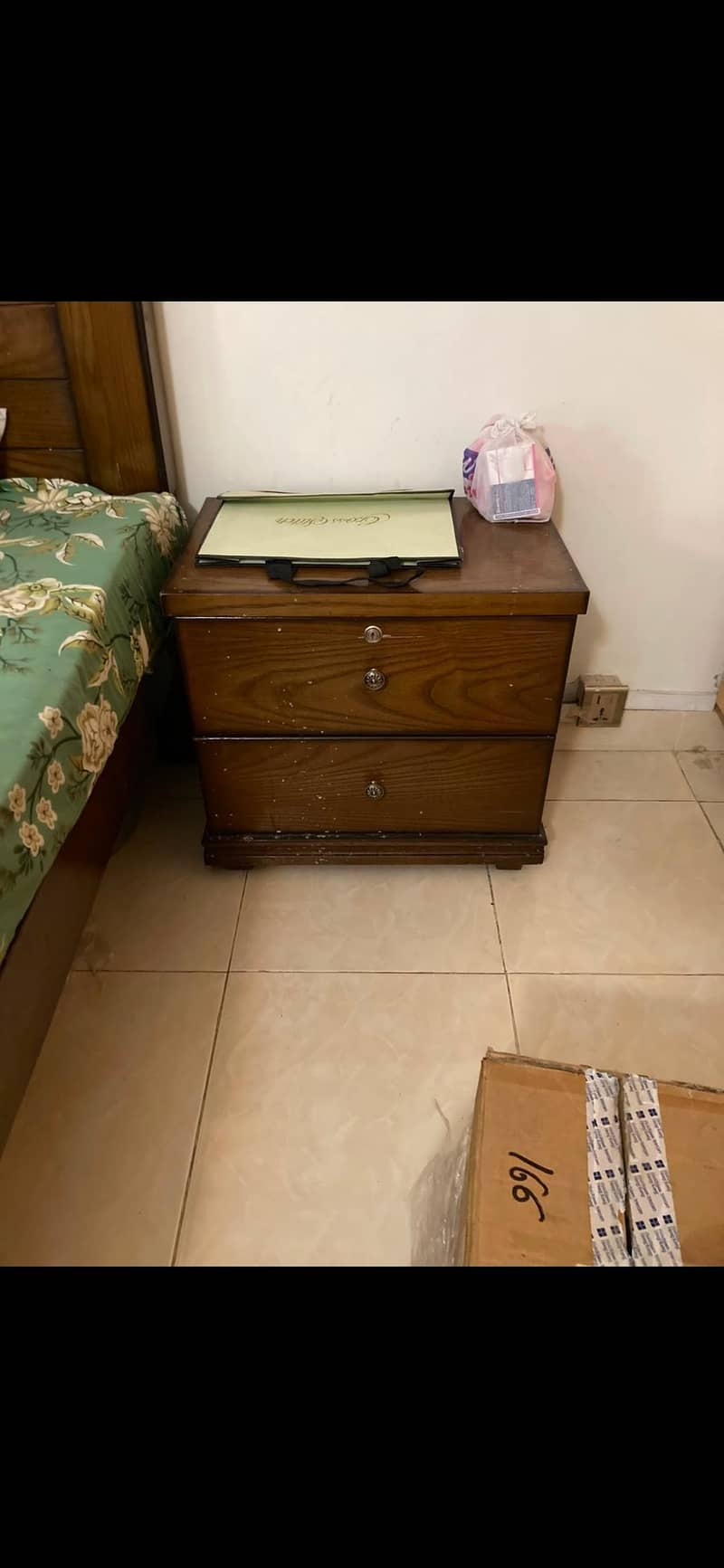 Double bed with side tabel,Dressing 2