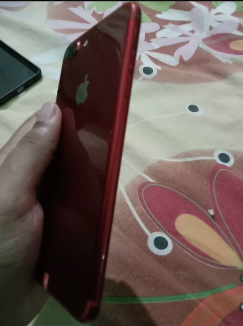 Apple iPhone 7 Plus 2