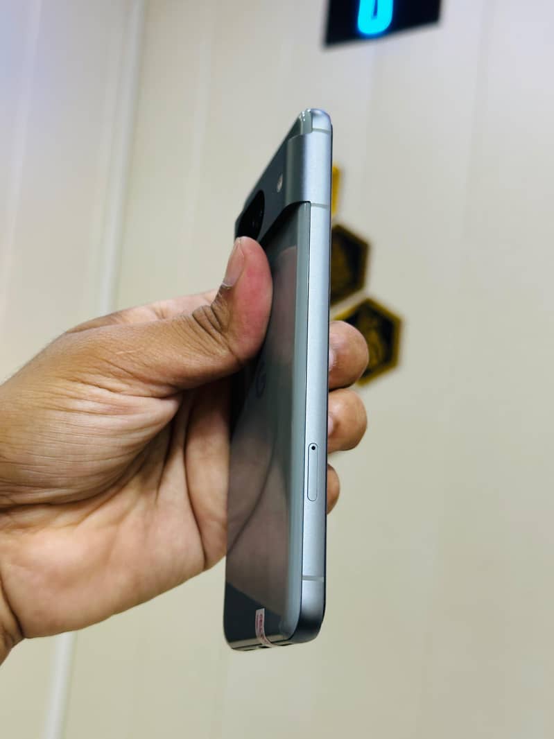 Google Pixel 8 2